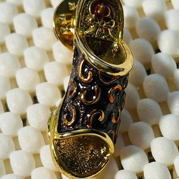 Vtg. Red Hat Society Shoe Pin With A Drop Down Loop For Eyeglasses ID’s NOS - Picture 4 of 6